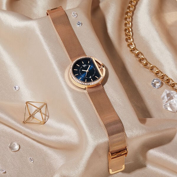 Fastrack Vyb Showstopper Quartz Analog Watch for Girls fv60015wm01